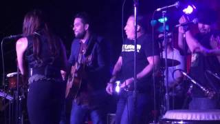 Shoot me all night long ... Cecilia Noel