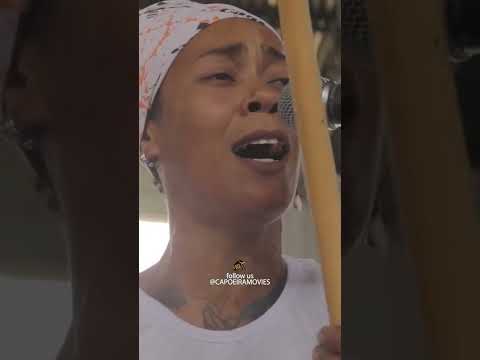 Um par de assas.  Completo mestranda Kallu