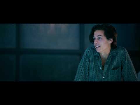 Five feet apart dating scene(Cole sprouse and Haley Lu Richardson).