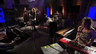 Mandy Moore - Love To Love Me Back [Live @ Walmart Soundcheck]