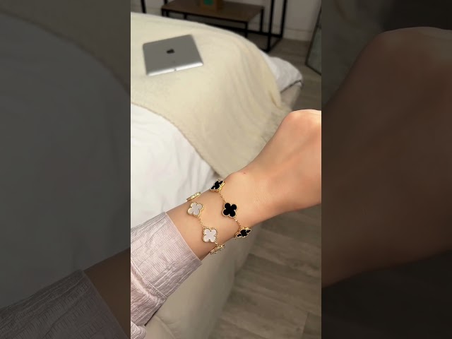 سوارة فان كليف عقيق مطلية بالذهب عيار 18 عدة الوان  - مستوحاة