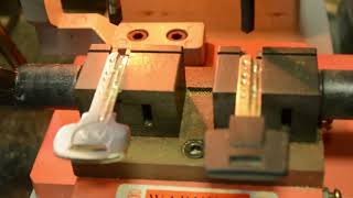 MAQUINA DUPLUCADORA DE LLAVE  como hacer copia de llave multipunto