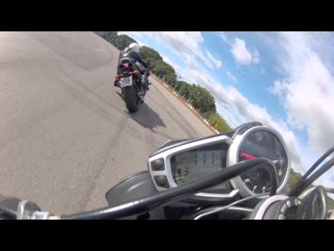 Track day Guaporé 27/06/15 - Street Triple 675R.  R1 fazendo MERDA