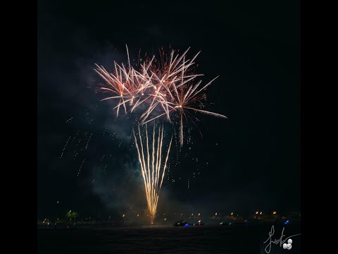 SPETTACOLO PIROTECNICO DA PIAZZA SO - FIREWORK SHOW FROM THE SQUARE