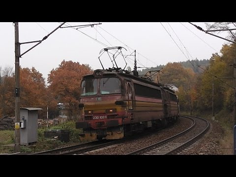 Os 5910 + nákladní vlak - Světlá nad Sázavou/Josefodol - 30.10.2015