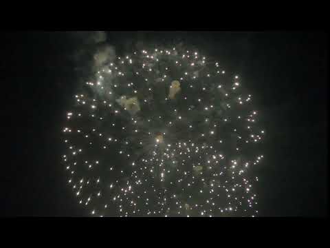 1.3G FIREWORKS: SPECIALTY SHELLS 6" GOLD WAVE TO BLUE TO SILVER STROBE W/RED GREEN PISTIL DP2CC056-6