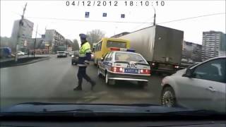 Авто приколы на дорогах Автомобильные приколы с девушками за рулем, дтп, пешеходы