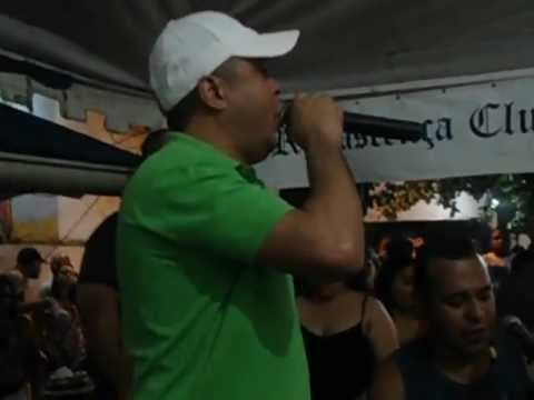 Andrezinho da Mocidade cantando com Grupo Arruda no Renascença - 02.09.2012 - 06