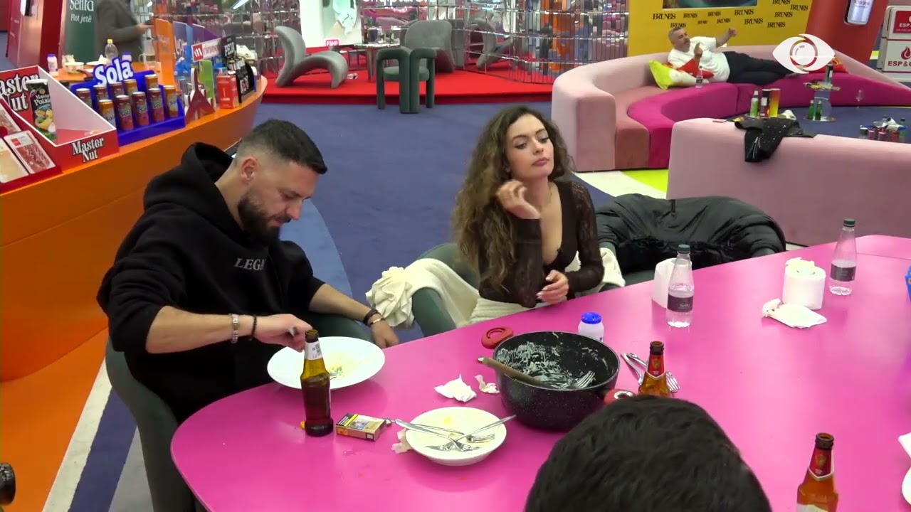 “Gjen qesharake faktin që dikush i ka bërë akuzën më të rëndë”/ Stenaldo bisedon për raportin Miri-Rogerti, ndërhyn Rogerti: Fol për veten tënde