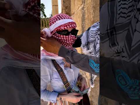 Art of Tying an Egyptian Scarf