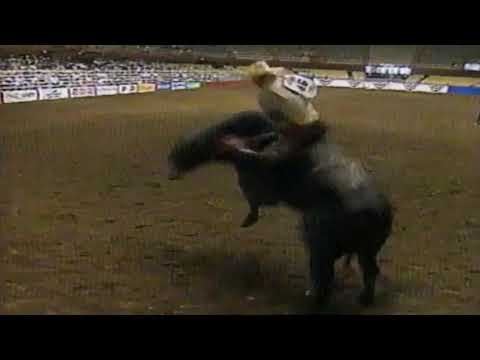 Casey Gates vs Night Trail - 96 PBR San Antonio (88 pts)