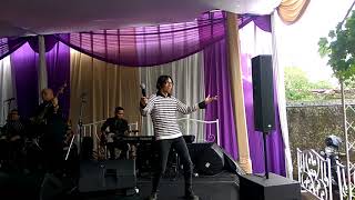 Download lagu Sanny Ex Five Minutes - Selamat Tinggal In Wedding Dewi & Heldi mp3