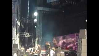 DOWNLOAD 2013 QOTSA NO ONE KNOWS