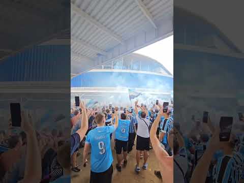 "Geral Do Grêmio Deslocando Para Arena - Te Dou A Vida - Final Gauchao 2023 #suarez #geraldogremio" Barra: Geral do Grêmio • Club: Grêmio
