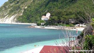 preview picture of video 'Portonovo beach in le Marche Conero Riviera Italy. Spiaggia Italia. Strand Italien'