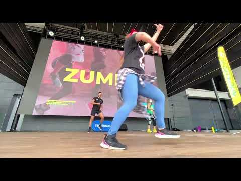 "LA CAFETERA" Original Elias,Moncho Chavea,Nyno Vargas,Omar Montes,Yotuel,Beatriz Luengo// Nuu Zumba