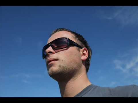 Deadmau5 Vs. LMFAO - The Reward Is Miami Bitch (Mac Thomson Mashup - Short Cut)