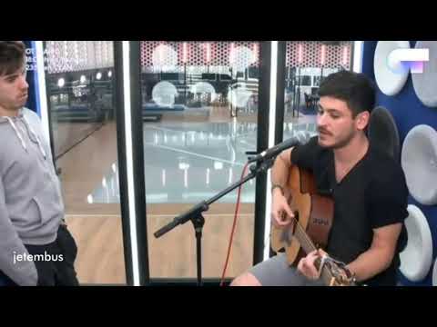 Cepeda y Roi en el box cantando SYWLG OT2017