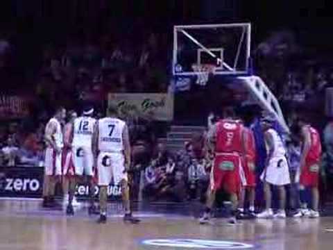 12 23-02-08 BCO-Charleroi - Vrijworpen Chuck Davis.mpg