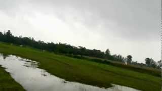 preview picture of video 'Walking near a PIME house outside of Dinajpur, Bangladesh'