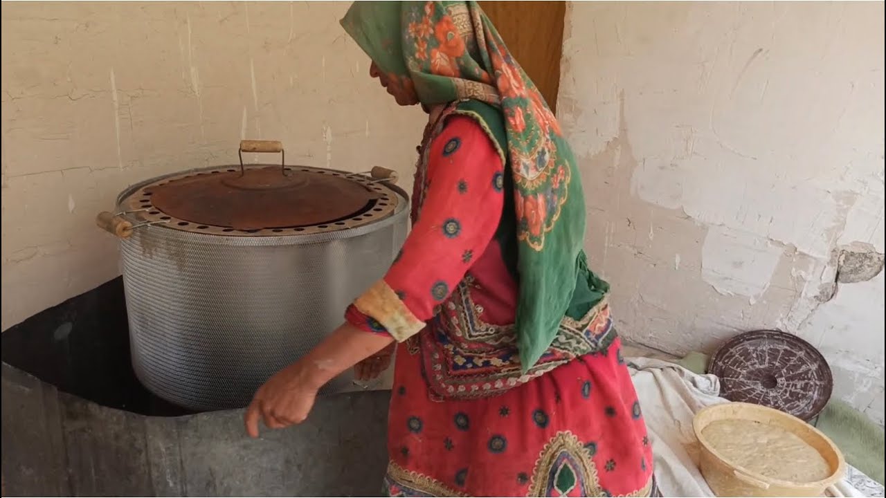 Nomadic life in Iran: a long process for preparing bread