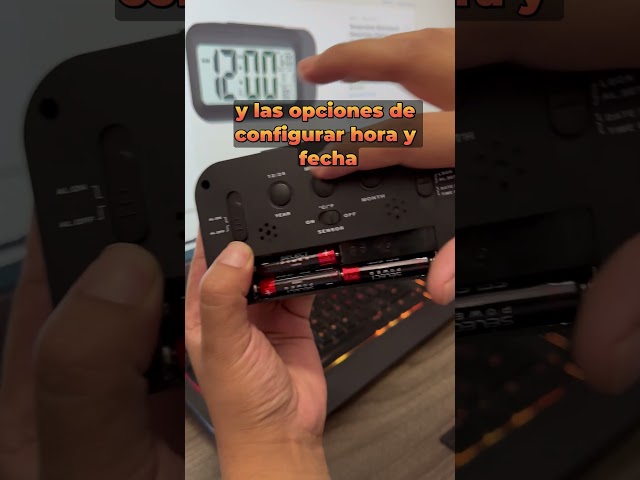 Vídeo relacionado con CNMTCCO Reloj Despertador analógico, sin tictac, con luz, a Pilas, Alarma Sonora, función Snooze, Pantalla Que Brilla en la Oscuridad, para Personas Que Duermen profundamente.