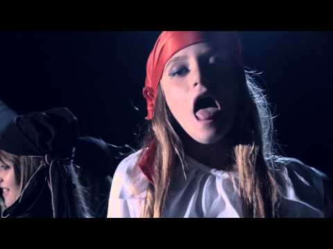 Albana Berisha - Piratet Muzikli Stilin kshtu e kam