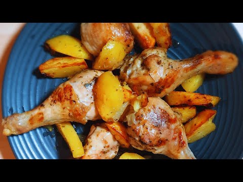 Pollo e patate al forno semplice e super gustoso. Chicken and baked potatoes.