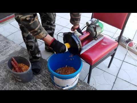 Corn sheller for home use. Kukorica morzsoló házilag.Moržovačka na kukuricu podomácky