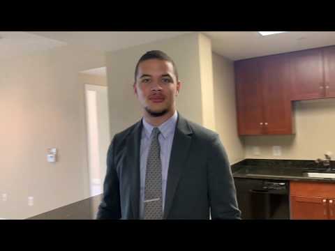 Take a Tour of the Irving (1B with Den) Floor Plan