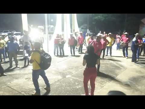 Entrada da Folia do Divino Espírito Santo de Natividade em Santa Rosa do Tocantins.