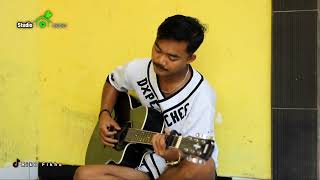 Download lagu Ngengat Jaok - Riko Fikho | Acouctic Version cover mp3