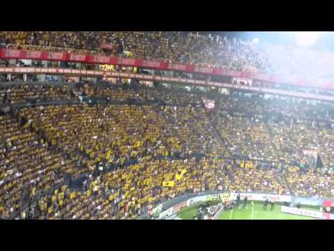 "Recibimiento de la hinchada de tigres, Tigres vs monterrey clasico 104" Barra: Libres y Lokos &bull; Club: Tigres
