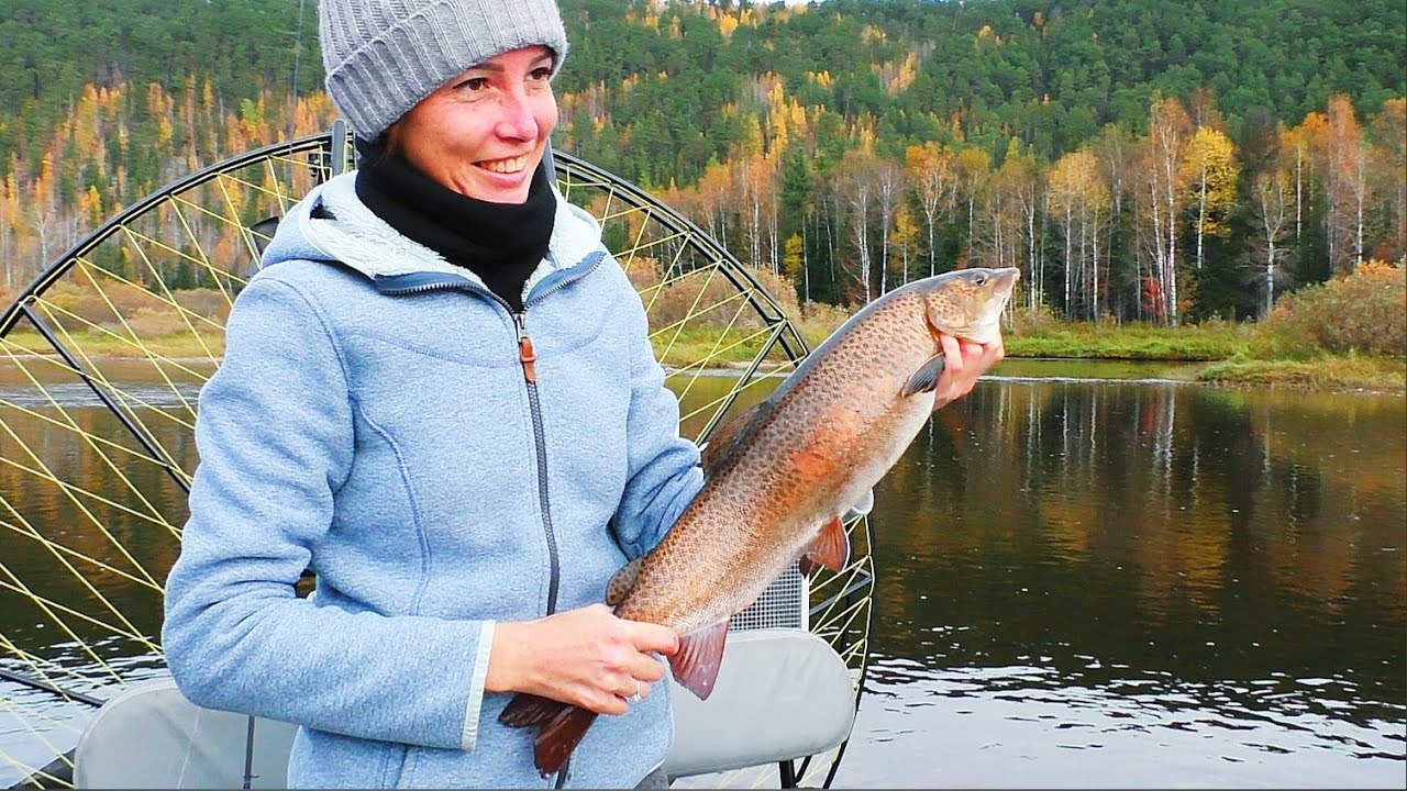 В тайгу на неделю (день #5) Рыбалка на таёжной реке в Сибири. Сплав.