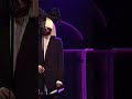 Sia - bird set free live SNL (vertical vídeo)