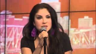 Jaci Velasquez Performs "Un Lugar Celestial"
