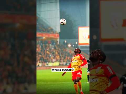 This Touch from RC Lens player Massadio Haïdara is insane😮