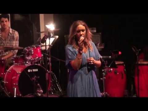 Unfinished Sympathy - Massive Attack cover by Lisa Shaw & band