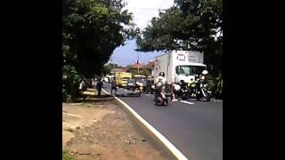 preview picture of video 'Tabrakan motor harley davidaon vs mtr fist r ciawi'