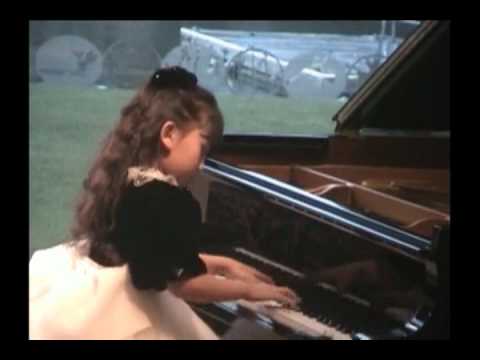 Aimi Kobayashi plays Chopin Etude op.25-#2 F-minor