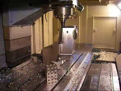 OKK VM 7 VERTICAL MACHINING CENTER
