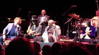 BB King with Slash, Ronnie Wood and errrmm  Mick Hucknel? Royal Albert Hall 28-06-2011