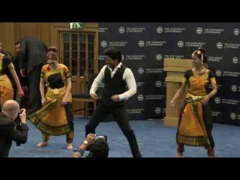 Dr Shah Rukh Khan performs his famous Lungi dance