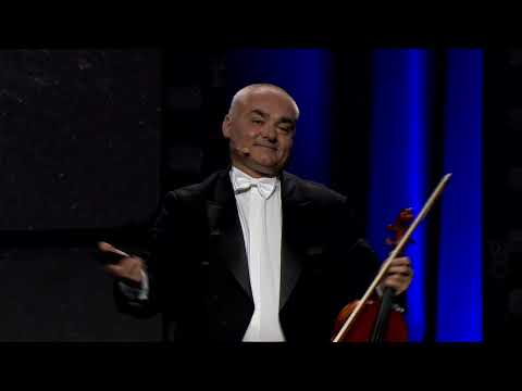 מוזיקה על שלט רחוק: מופע משעשע של הרכב MozART