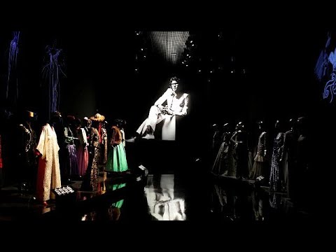 شاهد متحف يحتفي بمصمم الأزياء إيف سان لوران في مراكش