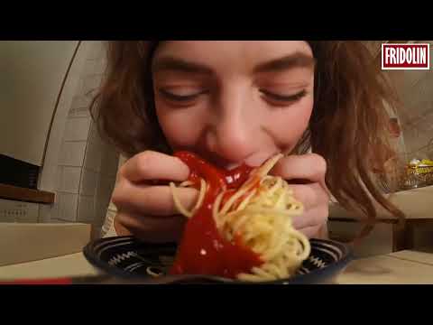 Laundromat Chicks - Nobody Believes Me (official musicvideo)