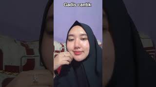 Download lagu gadis cantik mp3