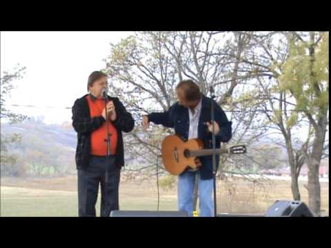 Defekt Duó fellépése a bogácsi XIV. Márton-napi Vigasságokon (2014.11.08.)