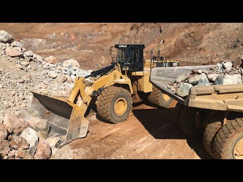 Caterpillar 992G Wheel Loader Loading Caterpillar Dumpers - Sotiriadis/Labrianidis Mining