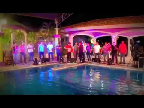 Máximo Grado - La Vida Del Leon Con Banda La Terrible